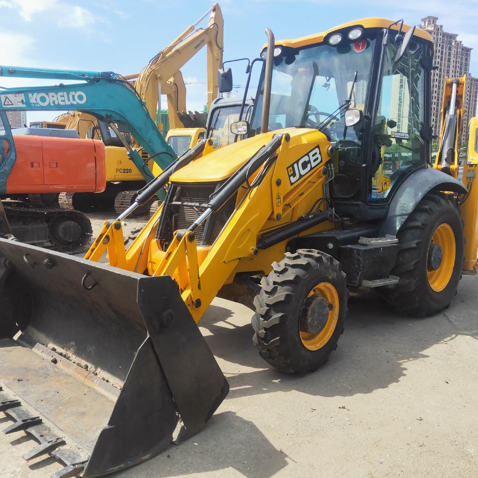 JCB 3CX - Екскаватор-навантажувач: фото 2 JCB 3CX - Екскаватор-навантажувач: фото 2