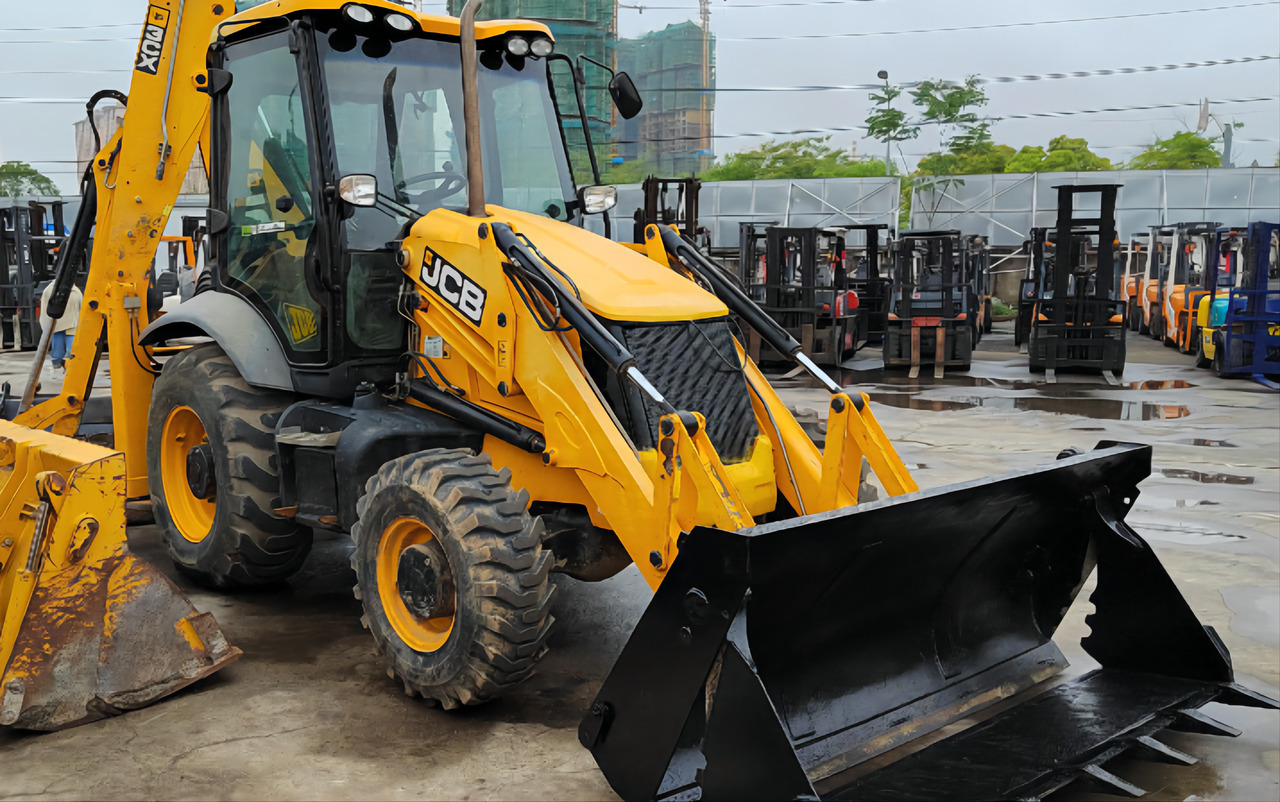 JCB 3CX - Екскаватор-навантажувач: фото 2 JCB 3CX - Екскаватор-навантажувач: фото 2