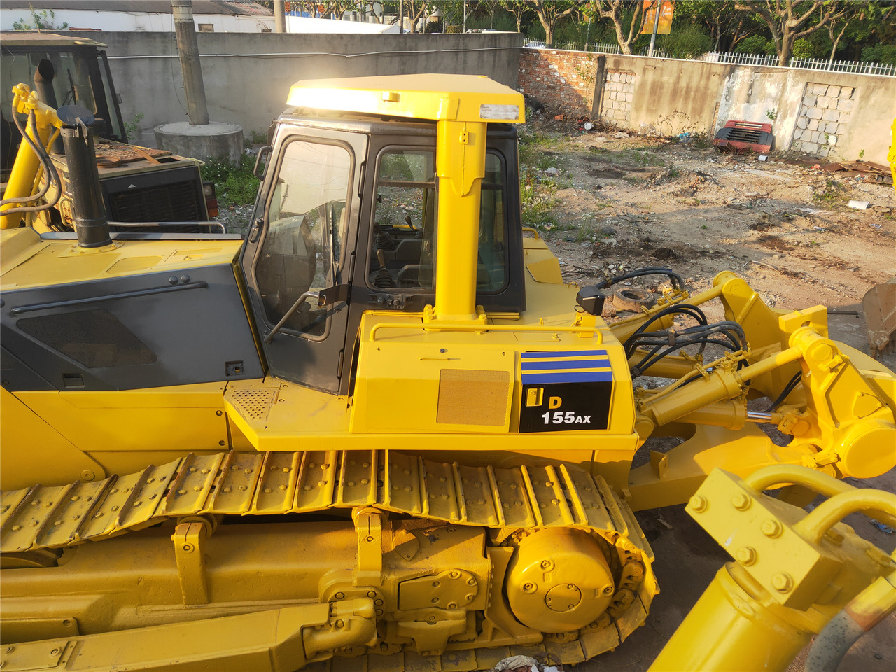 KOMATSU D155AX-5 - Бульдозер: фото 2 KOMATSU D155AX-5 - Бульдозер: фото 2