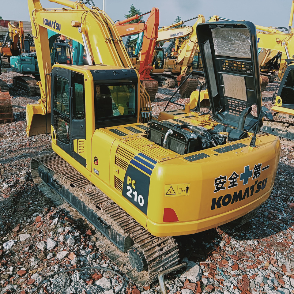 KOMATSU PC210-8 - Гусеничний екскаватор: фото 2 KOMATSU PC210-8 - Гусеничний екскаватор: фото 2