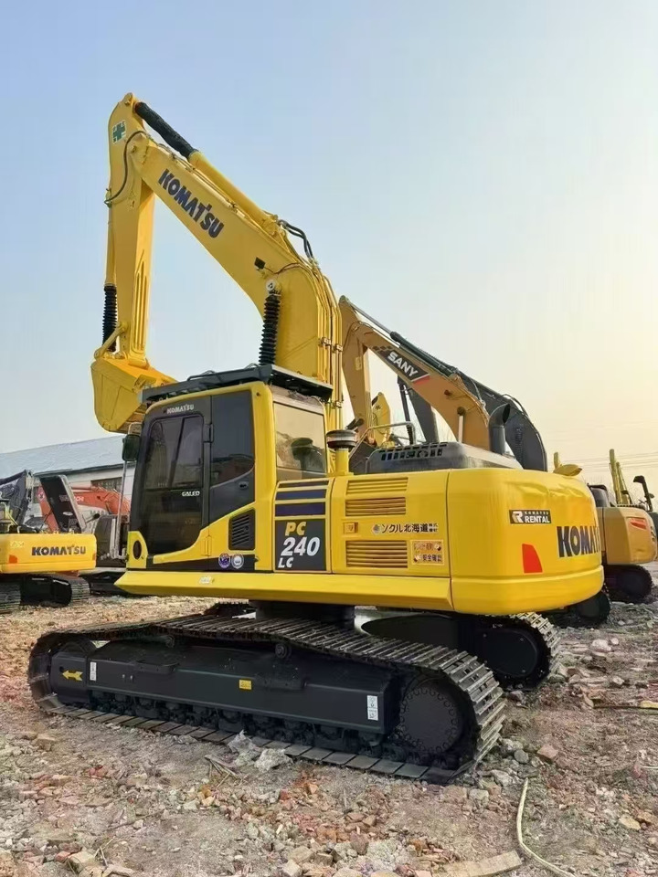 KOMATSU PC240 - Гусеничний екскаватор: фото 2 KOMATSU PC240 - Гусеничний екскаватор: фото 2