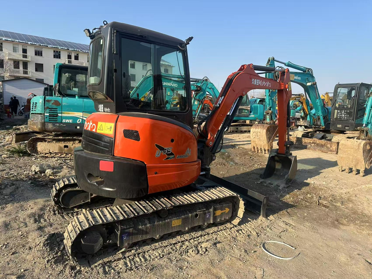 KUBOTA U35 - Гусеничний екскаватор: фото 2 KUBOTA U35 - Гусеничний екскаватор: фото 2
