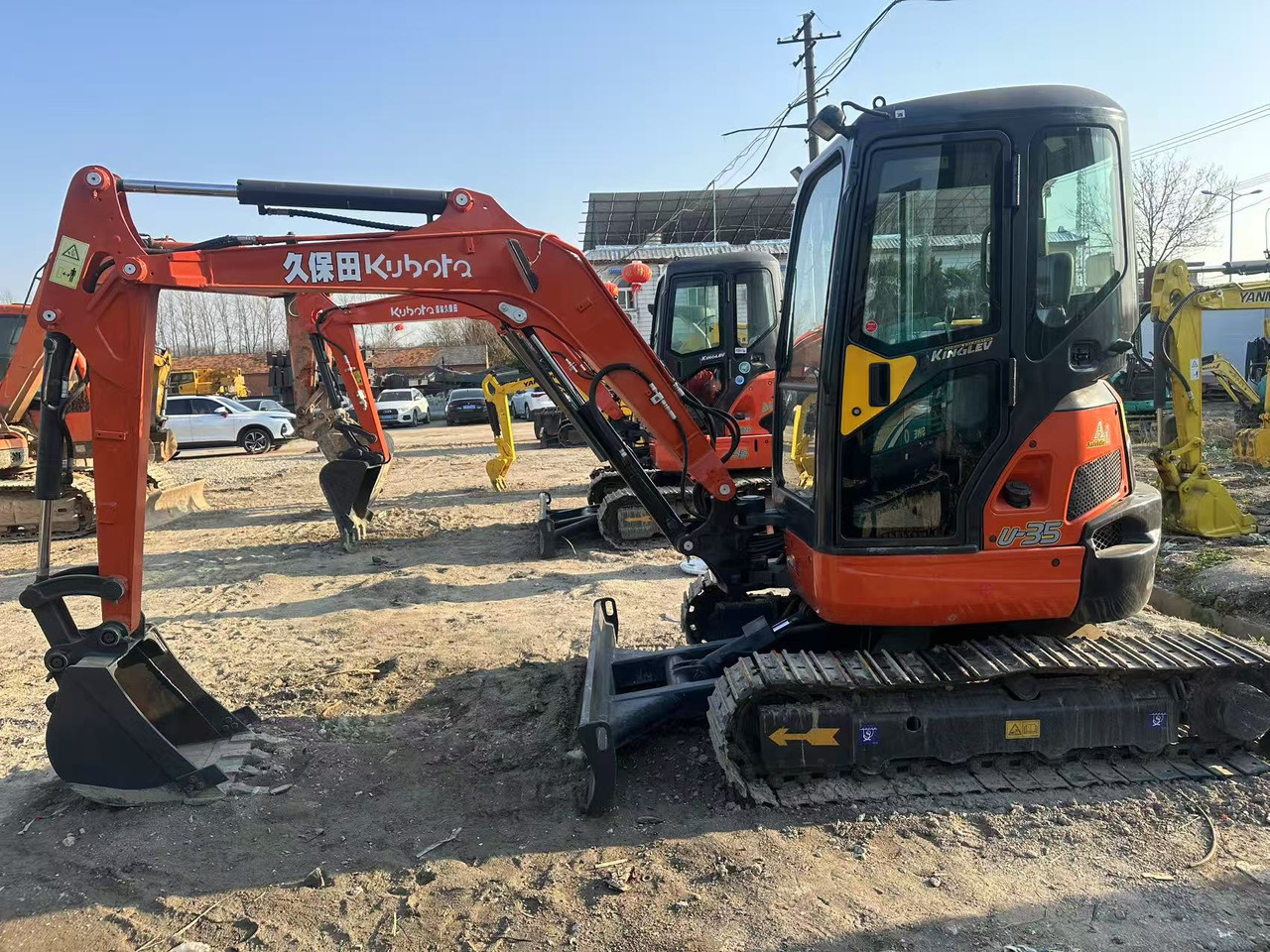 KUBOTA U35 - Гусеничний екскаватор: фото 1 KUBOTA U35 - Гусеничний екскаватор: фото 1