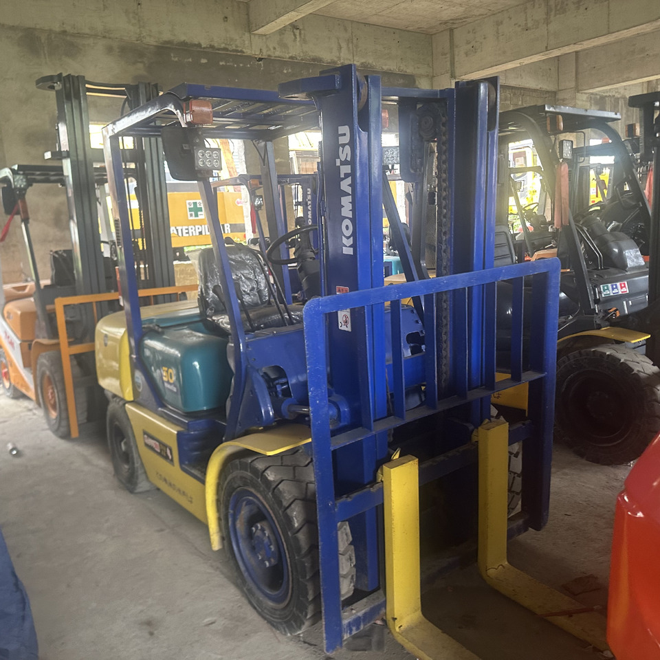 Komatsu FD30 Forklift Click for Discount - Дизельний навантажувач: фото 2 Komatsu FD30 Forklift Click for Discount - Дизельний навантажувач: фото 2