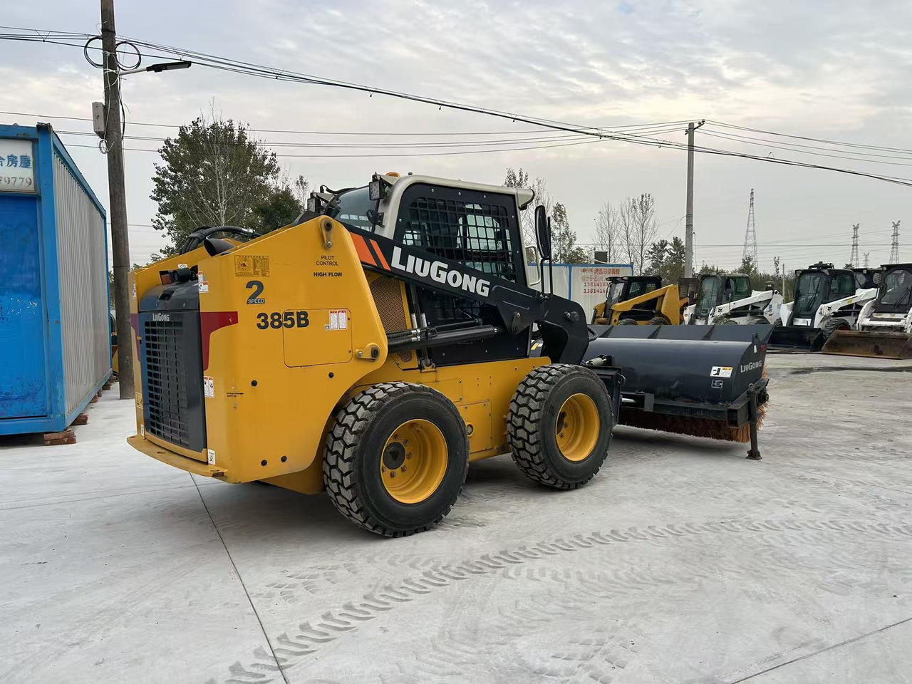 Liugong 385B Skid Steer Loader Click for Discount - Міні-навантажувач: фото 5 Liugong 385B Skid Steer Loader Click for Discount - Міні-навантажувач: фото 5