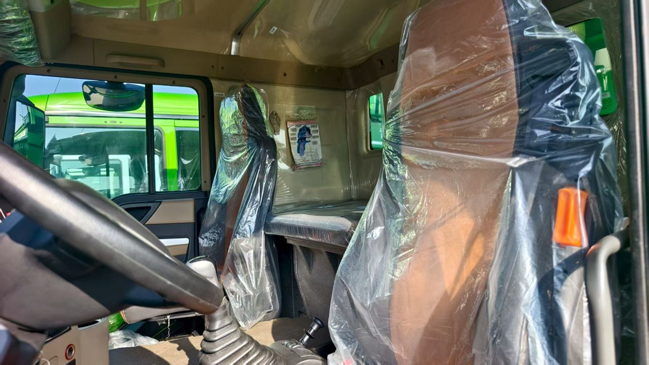 Самоскид вантажівка SINOTRUK Dump Truck 8x4 Click for Discount: фото 8 Самоскид вантажівка SINOTRUK Dump Truck 8x4 Click for Discount: фото 8