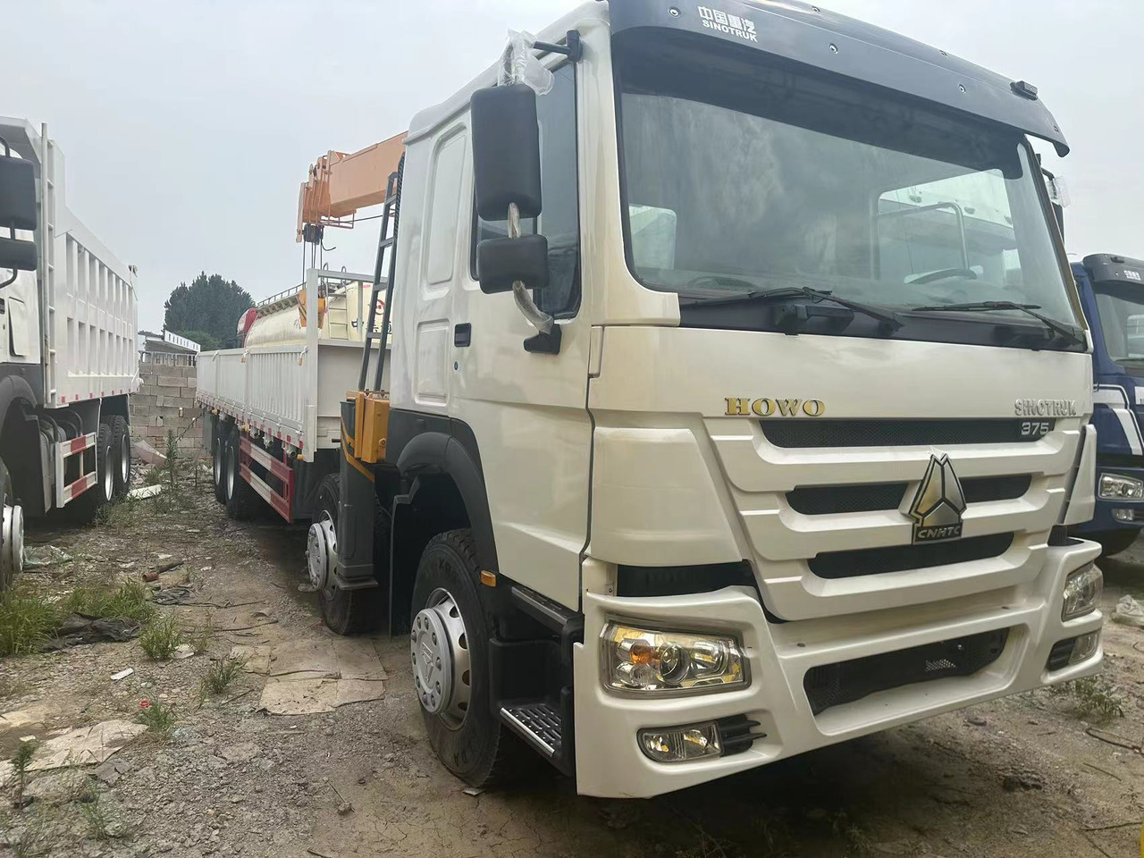 SINOTRUK HOWO 375 8X4 12TONS CLICK HERE FOR DISCOUNT - Вантажівка з маніпулятором: фото 1 SINOTRUK HOWO 375 8X4 12TONS CLICK HERE FOR DISCOUNT - Вантажівка з маніпулятором: фото 1
