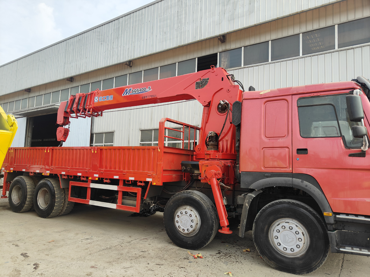 SINOTRUK HOWO 8X4 16 TONS CLICK HERE FOR DISCOUNT - Вантажівка з маніпулятором: фото 1 SINOTRUK HOWO 8X4 16 TONS CLICK HERE FOR DISCOUNT - Вантажівка з маніпулятором: фото 1