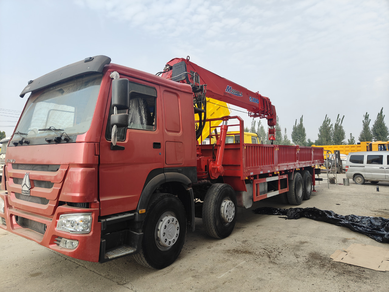 SINOTRUK HOWO 8X4 16 TONS CLICK HERE FOR DISCOUNT - Вантажівка з маніпулятором: фото 2 SINOTRUK HOWO 8X4 16 TONS CLICK HERE FOR DISCOUNT - Вантажівка з маніпулятором: фото 2