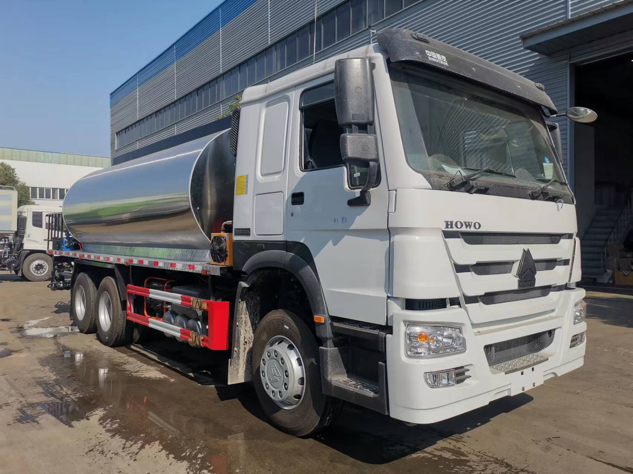 SINOTRUK HOWO CLICK HERE FOR DISCOUNT - Гудронатор: фото 2 SINOTRUK HOWO CLICK HERE FOR DISCOUNT - Гудронатор: фото 2