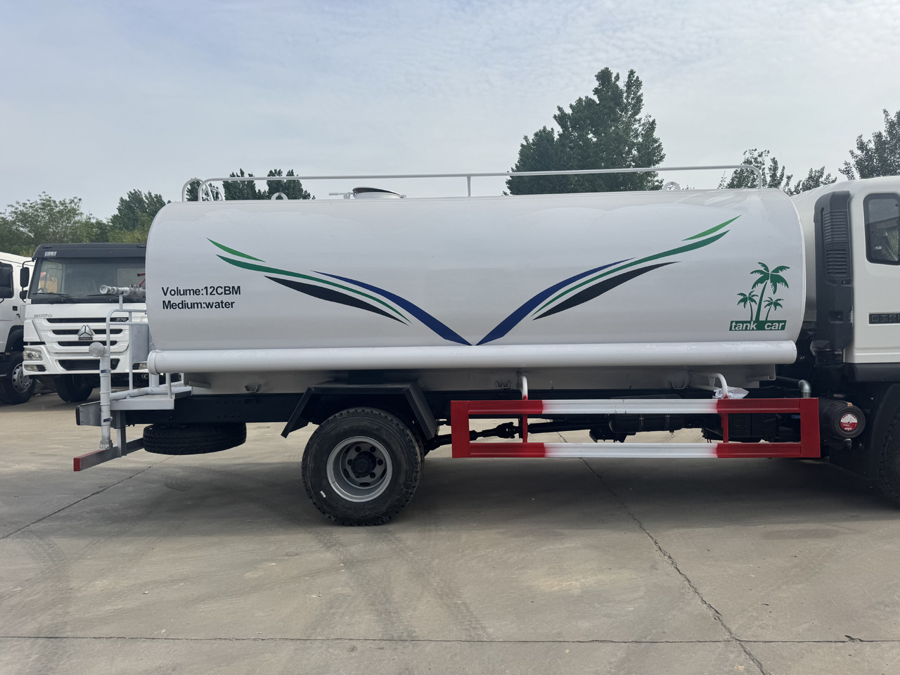 SINOTRUK Howo Water Tanker Click Here For DISCOUNT - Вантажівка цистерна: фото 3 SINOTRUK Howo Water Tanker Click Here For DISCOUNT - Вантажівка цистерна: фото 3