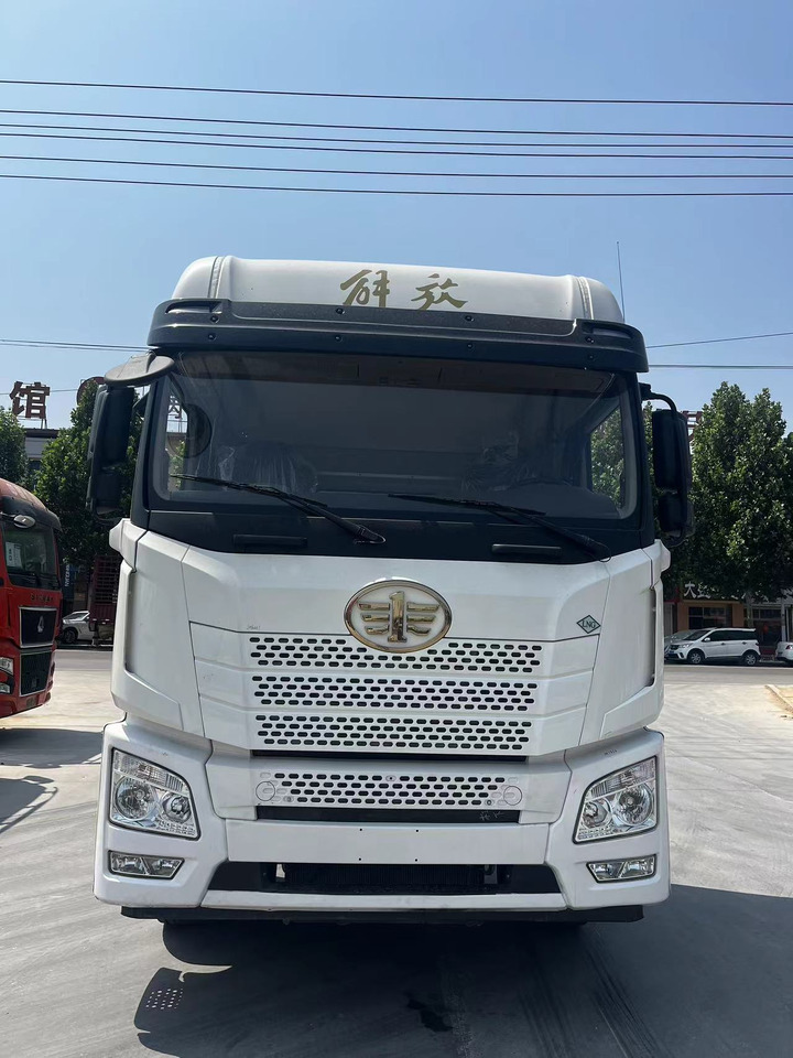 M1316 Tractor JH6 6X4 Manual Transmission - Тягач: фото 3 M1316 Tractor JH6 6X4 Manual Transmission - Тягач: фото 3