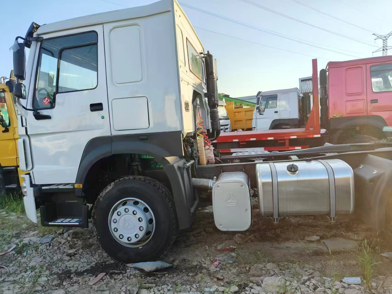SINOTRUK HOWO 371 CLICK HERE FOR DISCOUNT - Тягач: фото 3 SINOTRUK HOWO 371 CLICK HERE FOR DISCOUNT - Тягач: фото 3