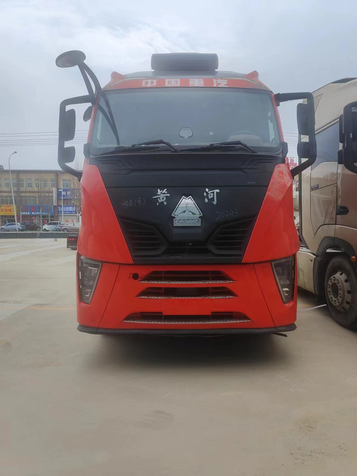 Y1253 Huanghe X7 4X2 Automatic Tractor Unit - Тягач: фото 2 Y1253 Huanghe X7 4X2 Automatic Tractor Unit - Тягач: фото 2