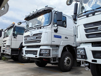 SHACMAN Shacman Tractor Truck for Sale in Malawi - Самоскид вантажівка: фото 3 SHACMAN Shacman Tractor Truck for Sale in Malawi - Самоскид вантажівка: фото 3