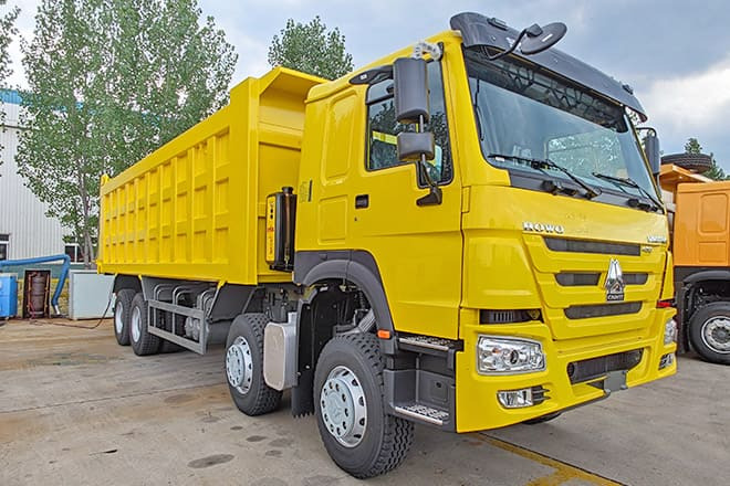 SINOTRUK Howo 430 8x4 Dump Truck Price for Sale in Senegal - Самоскид вантажівка: фото 1 SINOTRUK Howo 430 8x4 Dump Truck Price for Sale in Senegal - Самоскид вантажівка: фото 1