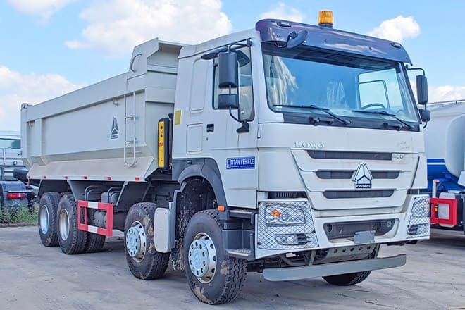 SINOTRUK Howo 8x4 Tipper Truck for Sale in Guinea - Самоскид вантажівка: фото 3 SINOTRUK Howo 8x4 Tipper Truck for Sale in Guinea - Самоскид вантажівка: фото 3