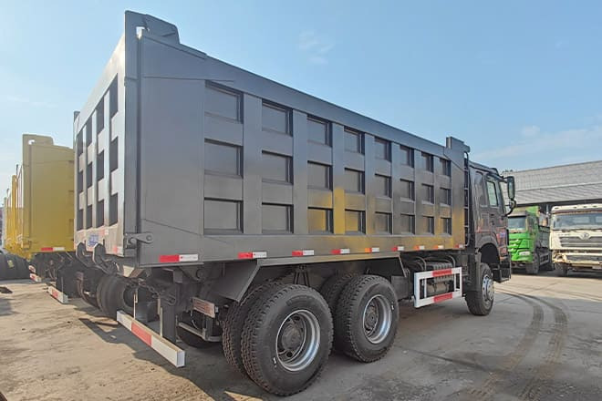 SINOTRUK Used Howo 10 Wheeler Tipper Truck Price for Sale in Nigeria - Самоскид вантажівка: фото 3 SINOTRUK Used Howo 10 Wheeler Tipper Truck Price for Sale in Nigeria - Самоскид вантажівка: фото 3