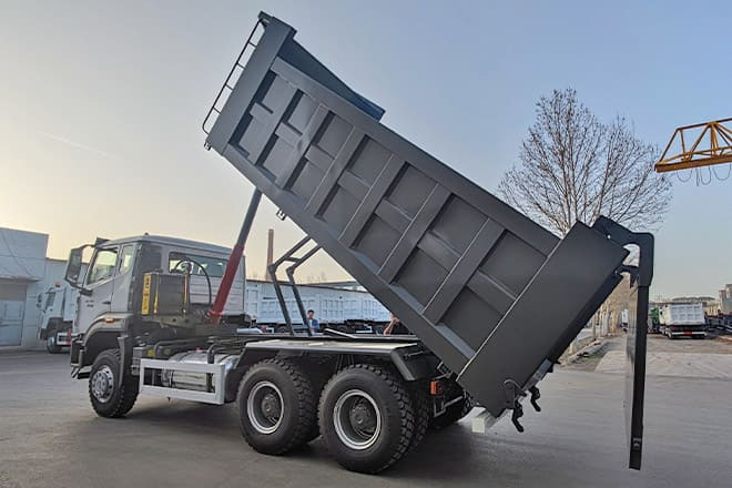 Sinotruk Howo 6x4 Dump Truck Price for Sale in Jamaica - Самоскид вантажівка: фото 2 Sinotruk Howo 6x4 Dump Truck Price for Sale in Jamaica - Самоскид вантажівка: фото 2