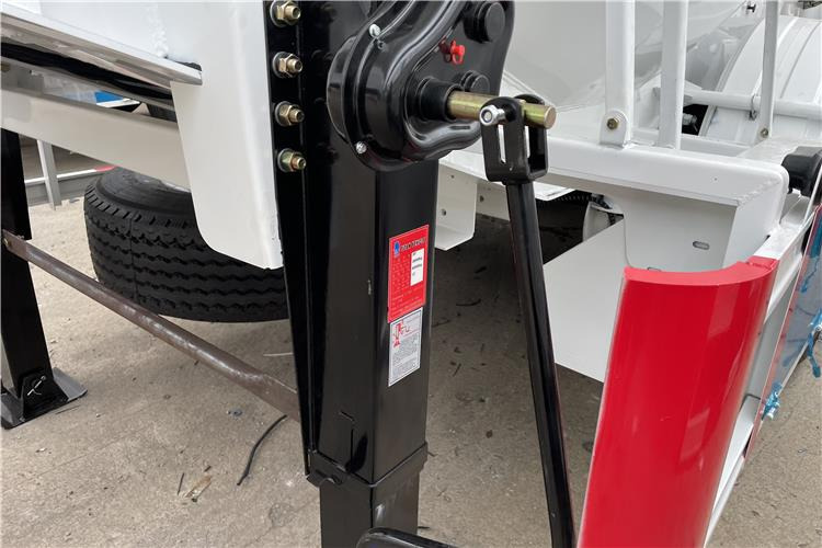 TITAN 3 Axle 30CBM Cement Tanker Trailer with Air Suspension In Saudi Arabia - Напівпричіп цистерна для сипучих вантажів: фото 5 TITAN 3 Axle 30CBM Cement Tanker Trailer with Air Suspension In Saudi Arabia - Напівпричіп цистерна для сипучих вантажів: фото 5