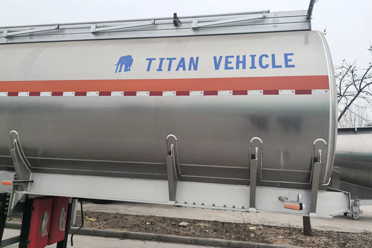TITAN 3 Axle 42000liter Aluminum Tanker Trailer for Sale in Mali - Напівпричіп цистерна: фото 3 TITAN 3 Axle 42000liter Aluminum Tanker Trailer for Sale in Mali - Напівпричіп цистерна: фото 3