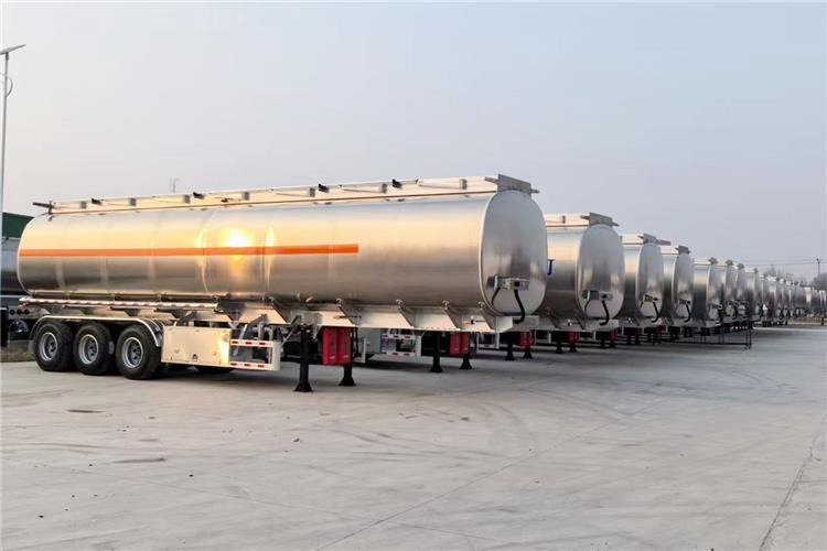 TITAN 3 Axle 45000 L Aluminum Tanker Trailer for Sale In Zimbabwe - Напівпричіп цистерна: фото 3 TITAN 3 Axle 45000 L Aluminum Tanker Trailer for Sale In Zimbabwe - Напівпричіп цистерна: фото 3