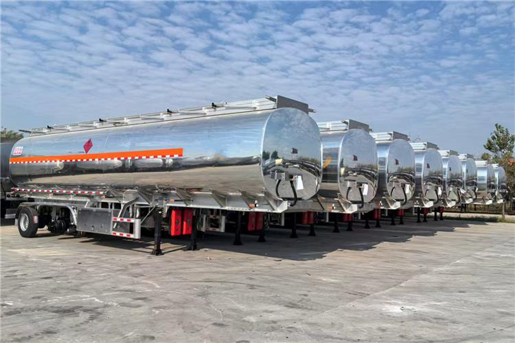 TITAN 3 Axle 45000 L Aluminum Tanker Trailer for Sale In Zimbabwe - Напівпричіп цистерна: фото 1 TITAN 3 Axle 45000 L Aluminum Tanker Trailer for Sale In Zimbabwe - Напівпричіп цистерна: фото 1