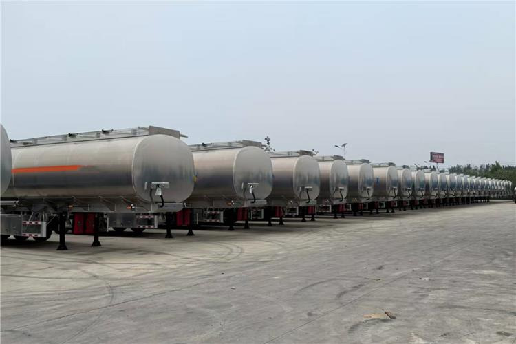 TITAN 3 Axle 45000 L Aluminum Tanker Trailer for Sale In Zimbabwe - Напівпричіп цистерна: фото 4 TITAN 3 Axle 45000 L Aluminum Tanker Trailer for Sale In Zimbabwe - Напівпричіп цистерна: фото 4