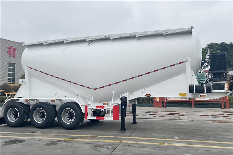 TITAN 30cbm Dry Bulker Cement Tanker Trailer with Air Suspension for Sale In Zambia - Напівпричіп цистерна для сипучих вантажів: фото 2 TITAN 30cbm Dry Bulker Cement Tanker Trailer with Air Suspension for Sale In Zambia - Напівпричіп цистерна для сипучих вантажів: фото 2