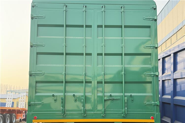 TITAN 4 Axle 80 Ton Livestock Semi Trailer for Sale In Sudan - Для перевезення худоби напівпричіп: фото 3 TITAN 4 Axle 80 Ton Livestock Semi Trailer for Sale In Sudan - Для перевезення худоби напівпричіп: фото 3