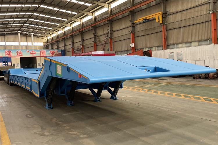 TITAN 4 Axle Folding Gooseneck Trailer for Sale In Zambia - Низькорамна платформа напівпричіп: фото 3 TITAN 4 Axle Folding Gooseneck Trailer for Sale In Zambia - Низькорамна платформа напівпричіп: фото 3