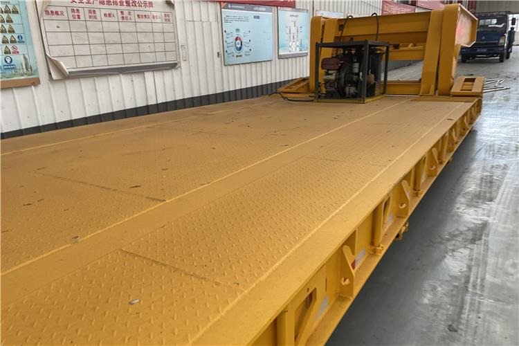 TITAN 4 Line 8 Axle Removable Gooseneck Trailer for Sale In Nigeria Lagos - Низькорамна платформа напівпричіп: фото 4 TITAN 4 Line 8 Axle Removable Gooseneck Trailer for Sale In Nigeria Lagos - Низькорамна платформа напівпричіп: фото 4