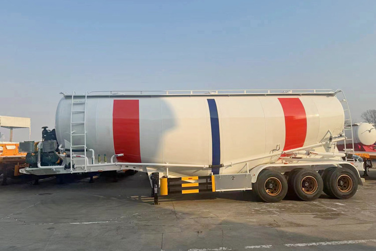 TITAN Bulk Cement Tank Truck for Sale in Tanzania - Напівпричіп цистерна для сипучих вантажів: фото 2 TITAN Bulk Cement Tank Truck for Sale in Tanzania - Напівпричіп цистерна для сипучих вантажів: фото 2
