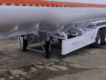 TITAN Diesel Fuel Tanker Trailer for Sale in Malawi - Напівпричіп цистерна: фото 4 TITAN Diesel Fuel Tanker Trailer for Sale in Malawi - Напівпричіп цистерна: фото 4