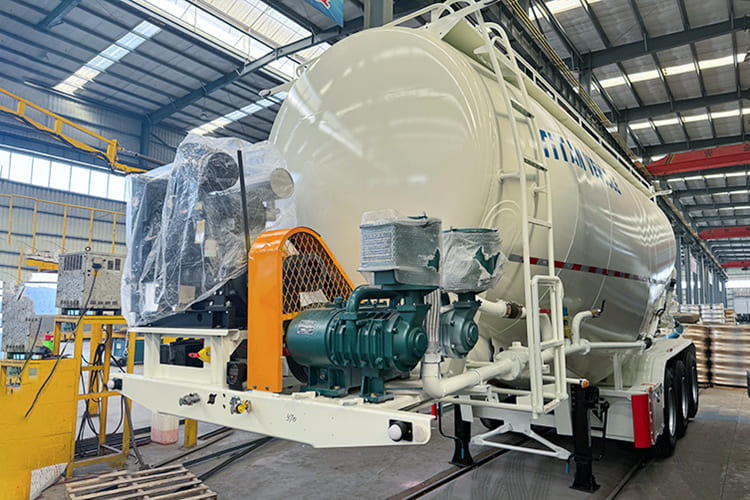 TITAN Dry Bulk Tanker Trailer for Sale in Saudi Arabia - Напівпричіп цистерна для сипучих вантажів: фото 2 TITAN Dry Bulk Tanker Trailer for Sale in Saudi Arabia - Напівпричіп цистерна для сипучих вантажів: фото 2