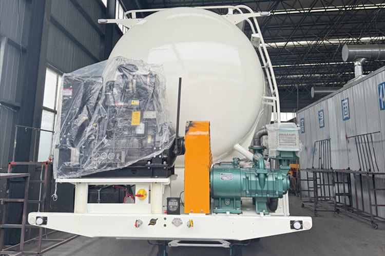 TITAN Dry Bulk Tanker Trailer for Sale in Saudi Arabia - Напівпричіп цистерна для сипучих вантажів: фото 3 TITAN Dry Bulk Tanker Trailer for Sale in Saudi Arabia - Напівпричіп цистерна для сипучих вантажів: фото 3