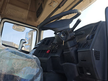 SHACMAN Shacman Truck Tractor Head for Sale in Zambia - Тягач: фото 4 SHACMAN Shacman Truck Tractor Head for Sale in Zambia - Тягач: фото 4