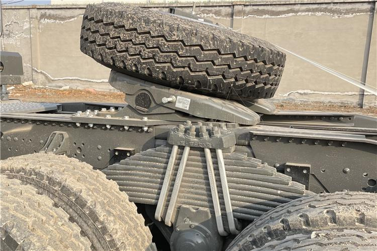 SINOTRUK Howo T7H Truck Head for Sale In Zimbabwe - Тягач: фото 5 SINOTRUK Howo T7H Truck Head for Sale In Zimbabwe - Тягач: фото 5