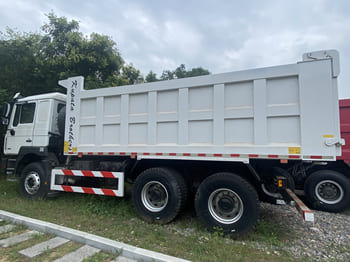 SHACMAN Shacman Tipper Truck F3000 for Sale in Nigeria - Вантажівка: фото 1 SHACMAN Shacman Tipper Truck F3000 for Sale in Nigeria - Вантажівка: фото 1