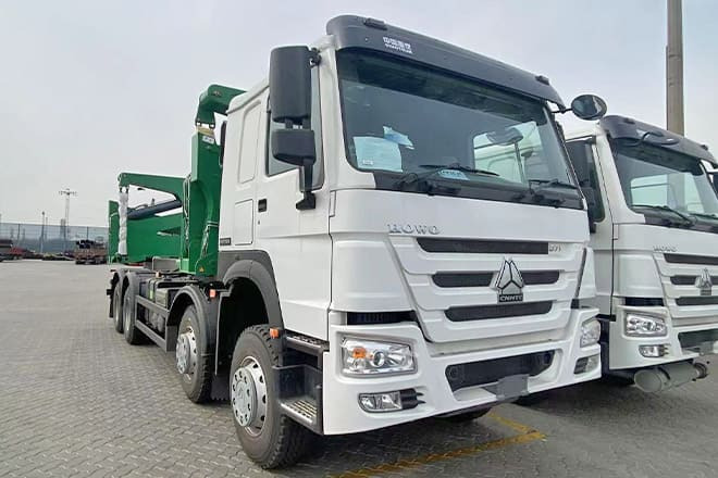 XCMG 20Ft Container Side Loader Truck for Sale in Tanzania - Контейнеровоз/ Змінний кузов вантажівка: фото 2 XCMG 20Ft Container Side Loader Truck for Sale in Tanzania - Контейнеровоз/ Змінний кузов вантажівка: фото 2