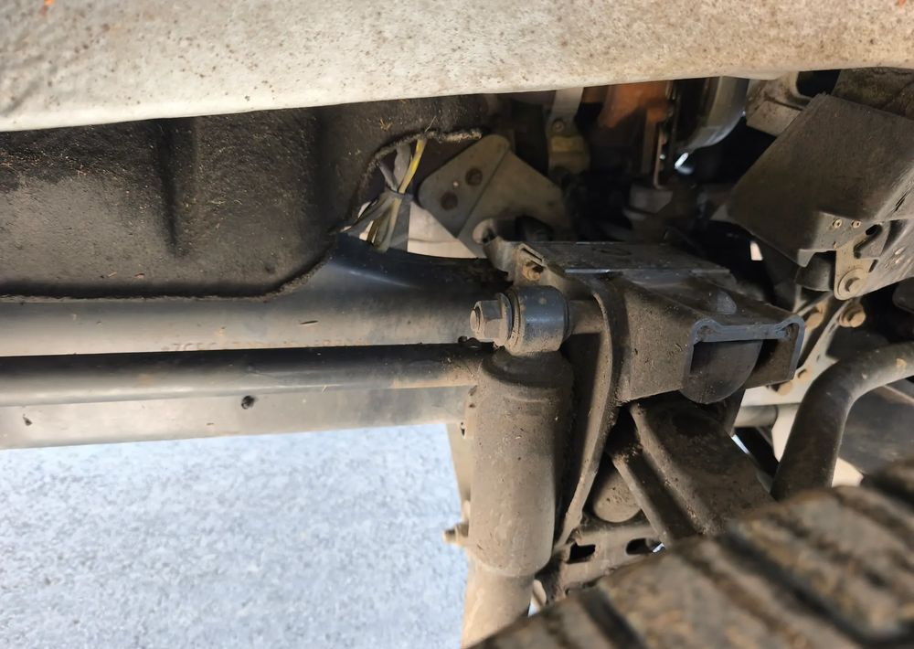 Iveco DAILY 70C18 KONTENER 5,5M obsługa silnika nowy rozrząd - Вантажівка з закритим кузовом: фото 4 Iveco DAILY 70C18 KONTENER 5,5M obsługa silnika nowy rozrząd - Вантажівка з закритим кузовом: фото 4