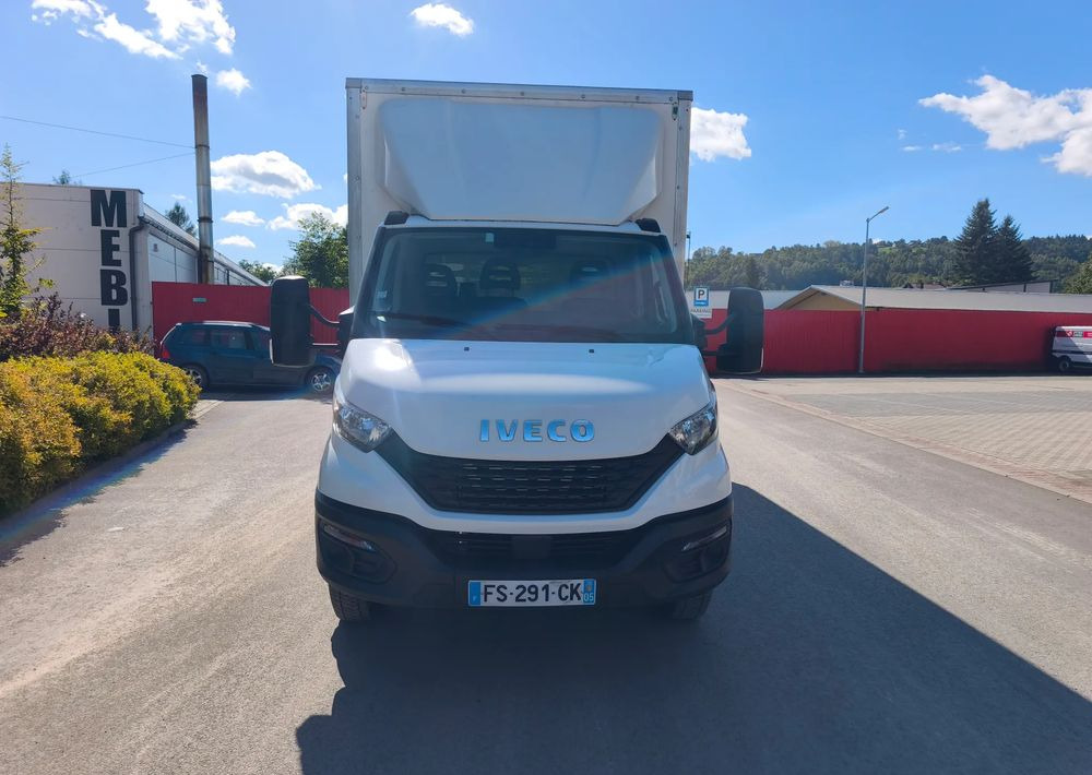 Iveco DAILY 70C18 KONTENER 5,5M obsługa silnika nowy rozrząd - Вантажівка з закритим кузовом: фото 3 Iveco DAILY 70C18 KONTENER 5,5M obsługa silnika nowy rozrząd - Вантажівка з закритим кузовом: фото 3