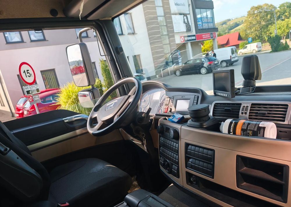 MAN TGL 12.250 kontener 6,2 , winda - Вантажівка з закритим кузовом: фото 4 MAN TGL 12.250 kontener 6,2 , winda - Вантажівка з закритим кузовом: фото 4