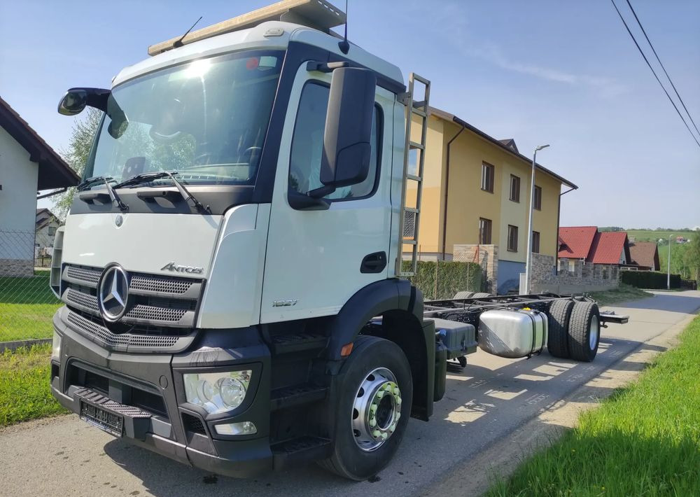 Mercedes-Benz ANTOS 1827 ramo do zabudowy blokada - Вантажівка шасі: фото 1 Mercedes-Benz ANTOS 1827 ramo do zabudowy blokada - Вантажівка шасі: фото 1