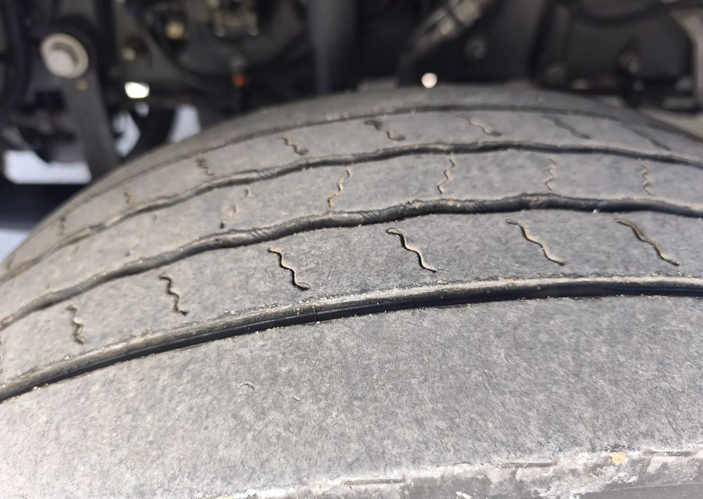 Renault GAMA D 12.210  chłodnia izoterma 14 palet poduszka - Рефрижератор вантажівка: фото 5 Renault GAMA D 12.210  chłodnia izoterma 14 palet poduszka - Рефрижератор вантажівка: фото 5