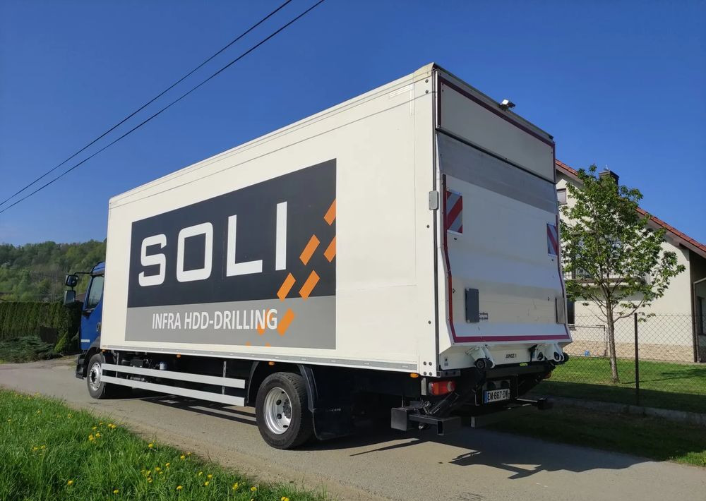 Volvo FL 12.240 klima blokada kontener 18 pal kurierka - Вантажівка з закритим кузовом: фото 5 Volvo FL 12.240 klima blokada kontener 18 pal kurierka - Вантажівка з закритим кузовом: фото 5