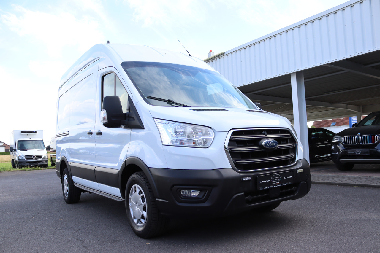 Ford Transit - Суцільнометалевий фургон: фото 4 Ford Transit - Суцільнометалевий фургон: фото 4