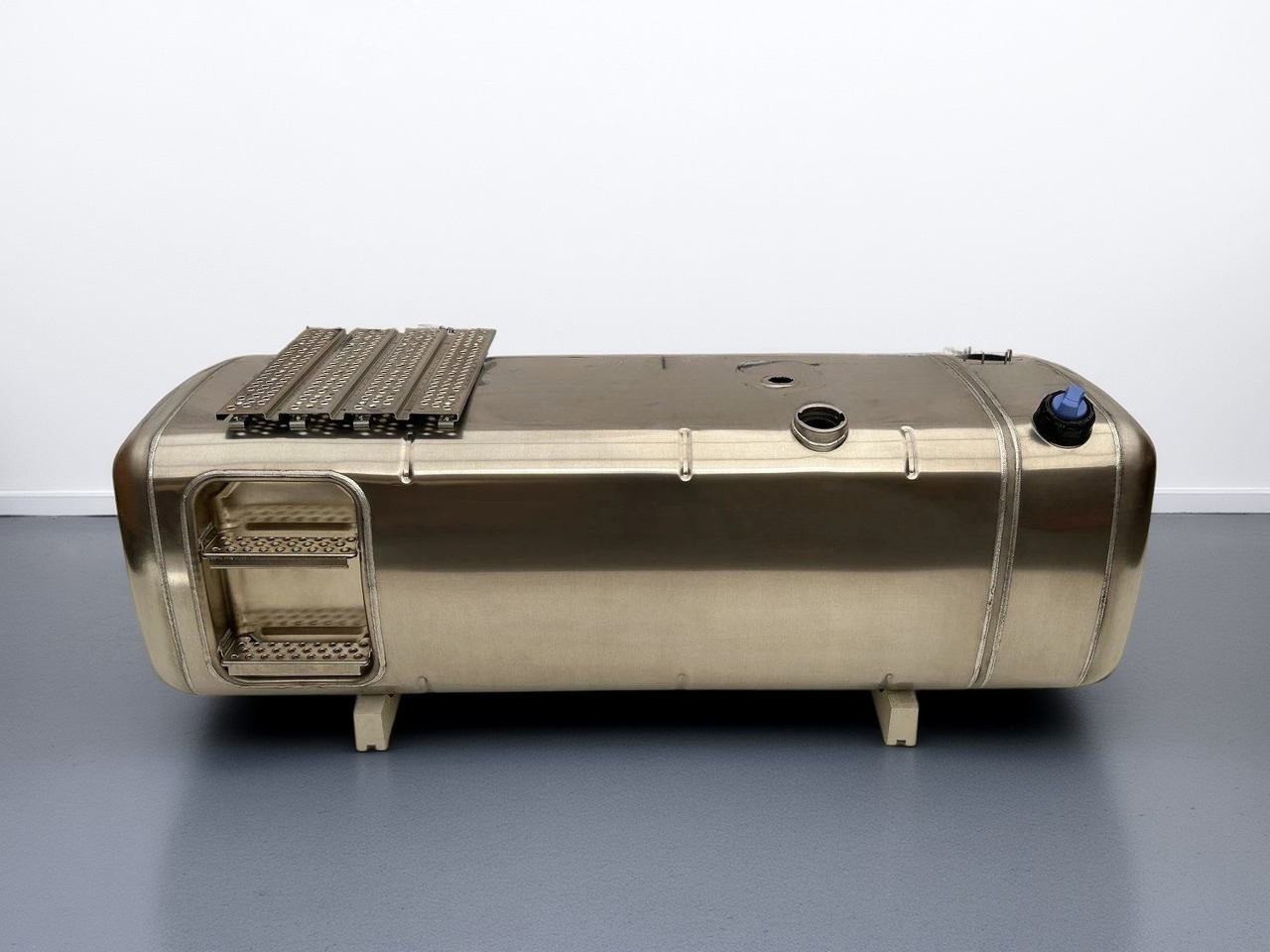 MERCEDES-BENZ - Паливний бак: фото 1 MERCEDES-BENZ - Паливний бак: фото 1