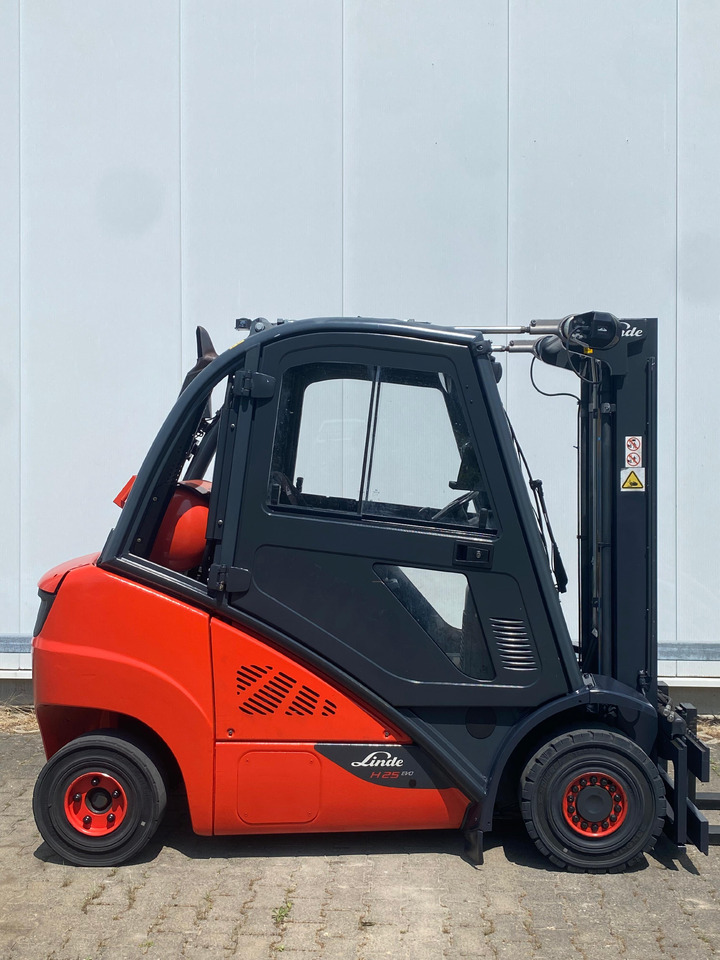 Linde Linde H 25 T - 6-372 h - Seitenschieber - - Газовий навантажувач: фото 4 Linde Linde H 25 T - 6-372 h - Seitenschieber - - Газовий навантажувач: фото 4