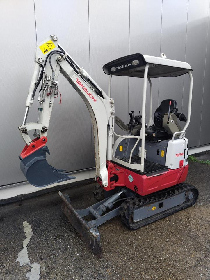 Takeuchi TB 215 R - 1.611 h - Schnellwechsler neu - - Міні-екскаватор: фото 1 Takeuchi TB 215 R - 1.611 h - Schnellwechsler neu - - Міні-екскаватор: фото 1
